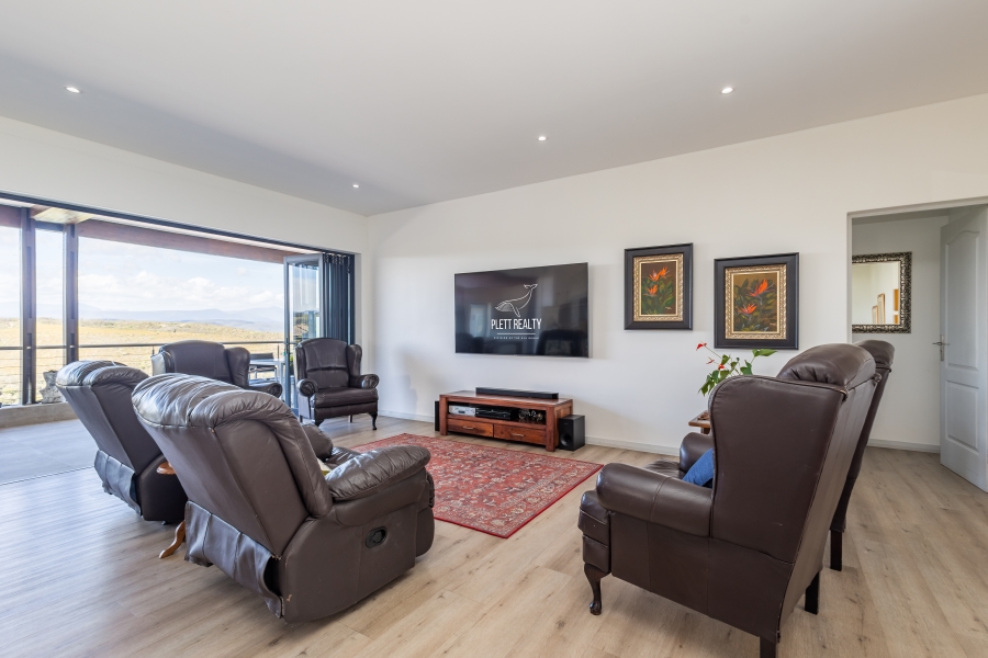 4 Bedroom Property for Sale in Baron View Western Cape